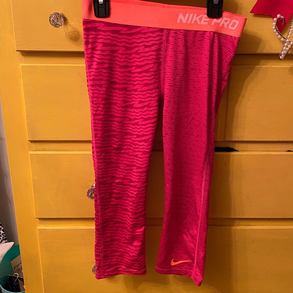 Girls Nike leggings
